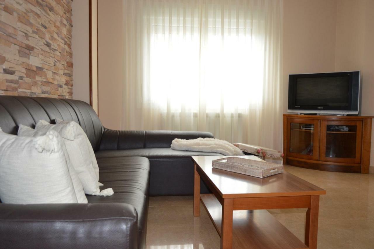 Piso Da Empegada Apartman Arzúa Kültér fotó
